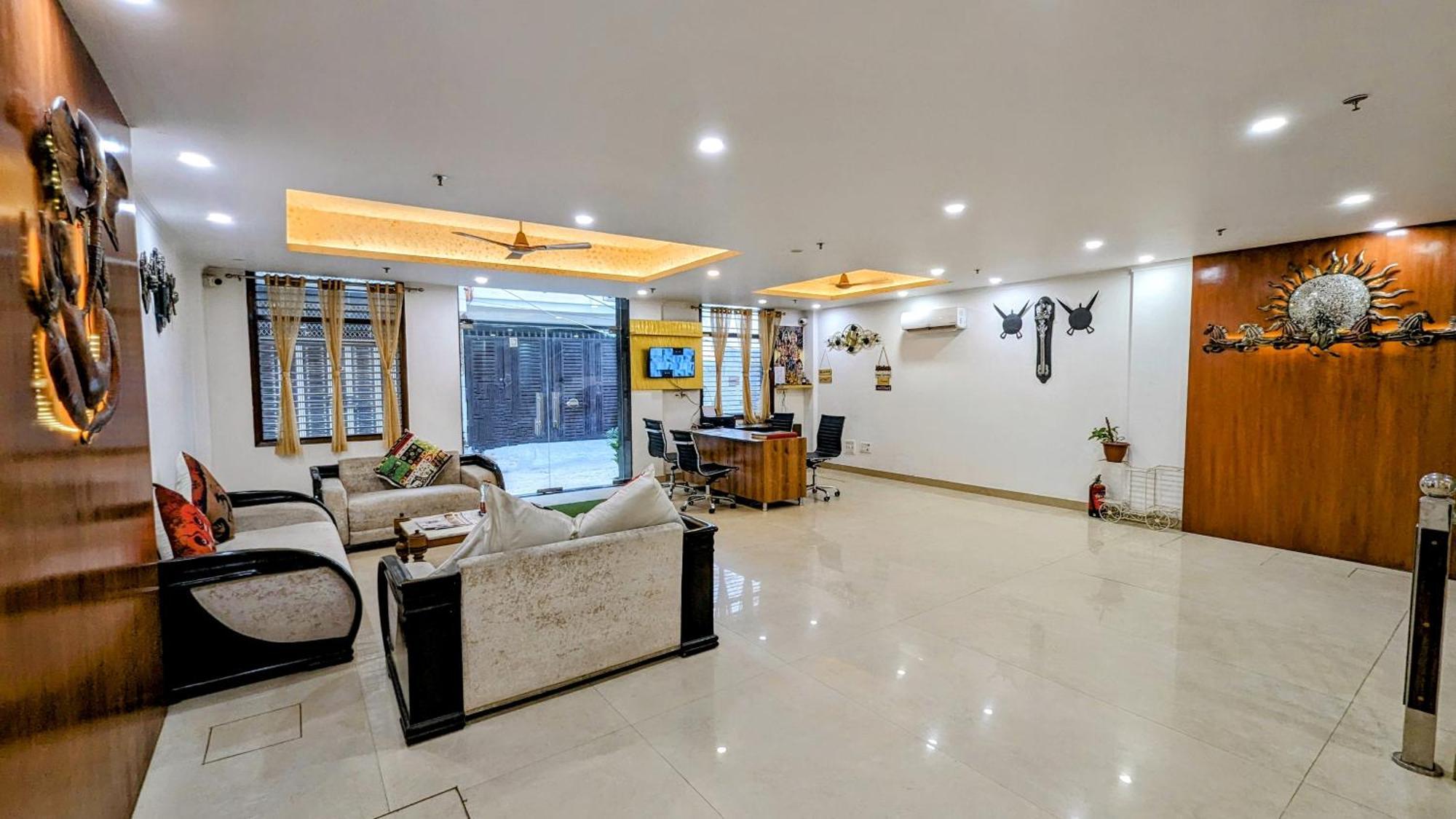Hotel Moon Taj Near Yashobhoomi Convention Centre Delhi  Dış mekan fotoğraf