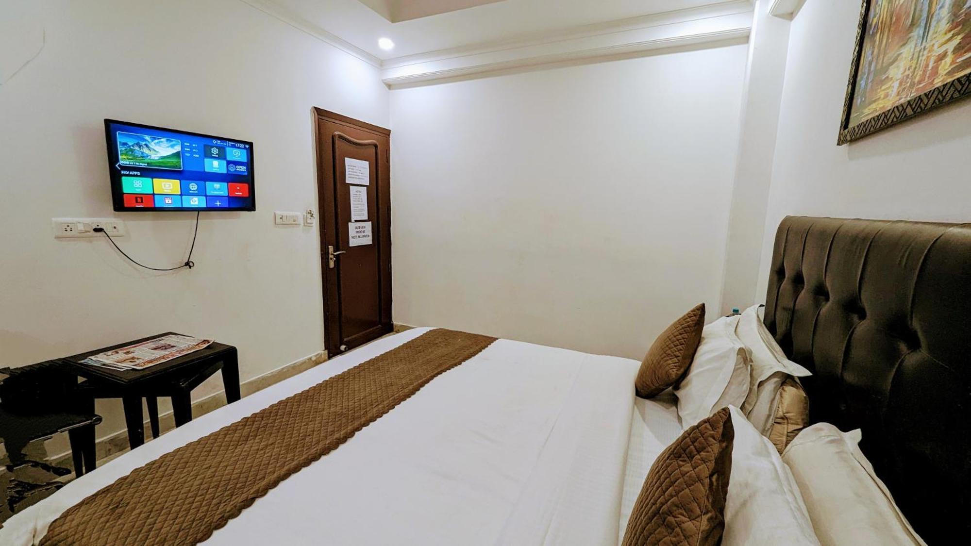 Hotel Moon Taj Near Yashobhoomi Convention Centre Delhi  Dış mekan fotoğraf