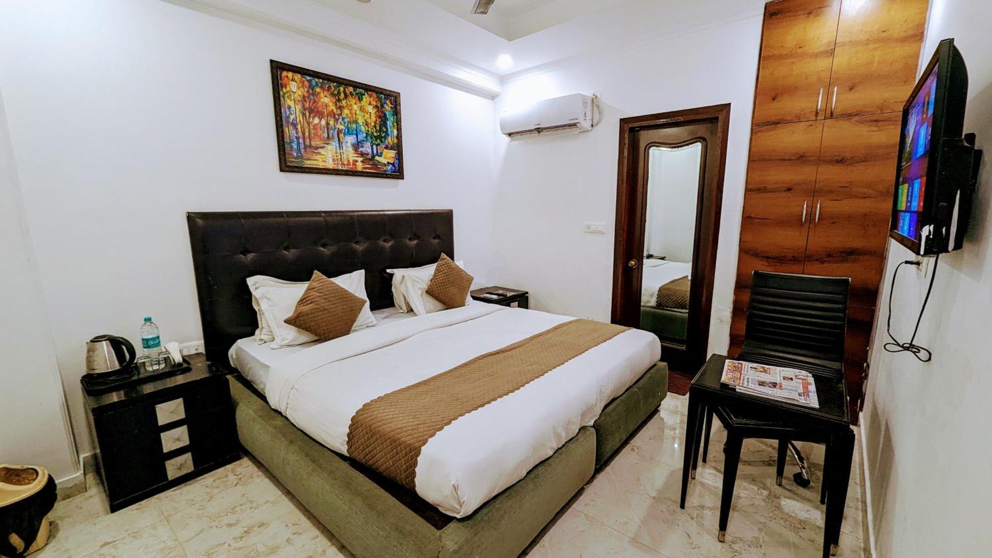 Hotel Moon Taj Near Yashobhoomi Convention Centre Delhi  Dış mekan fotoğraf