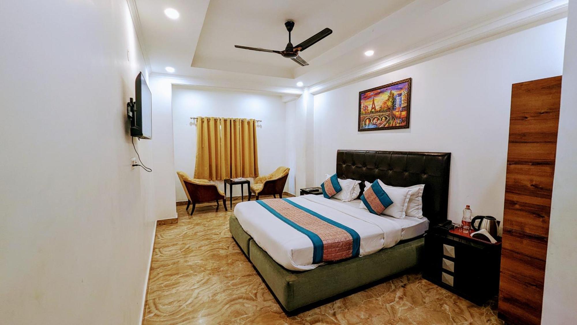 Hotel Moon Taj Near Yashobhoomi Convention Centre Delhi  Dış mekan fotoğraf