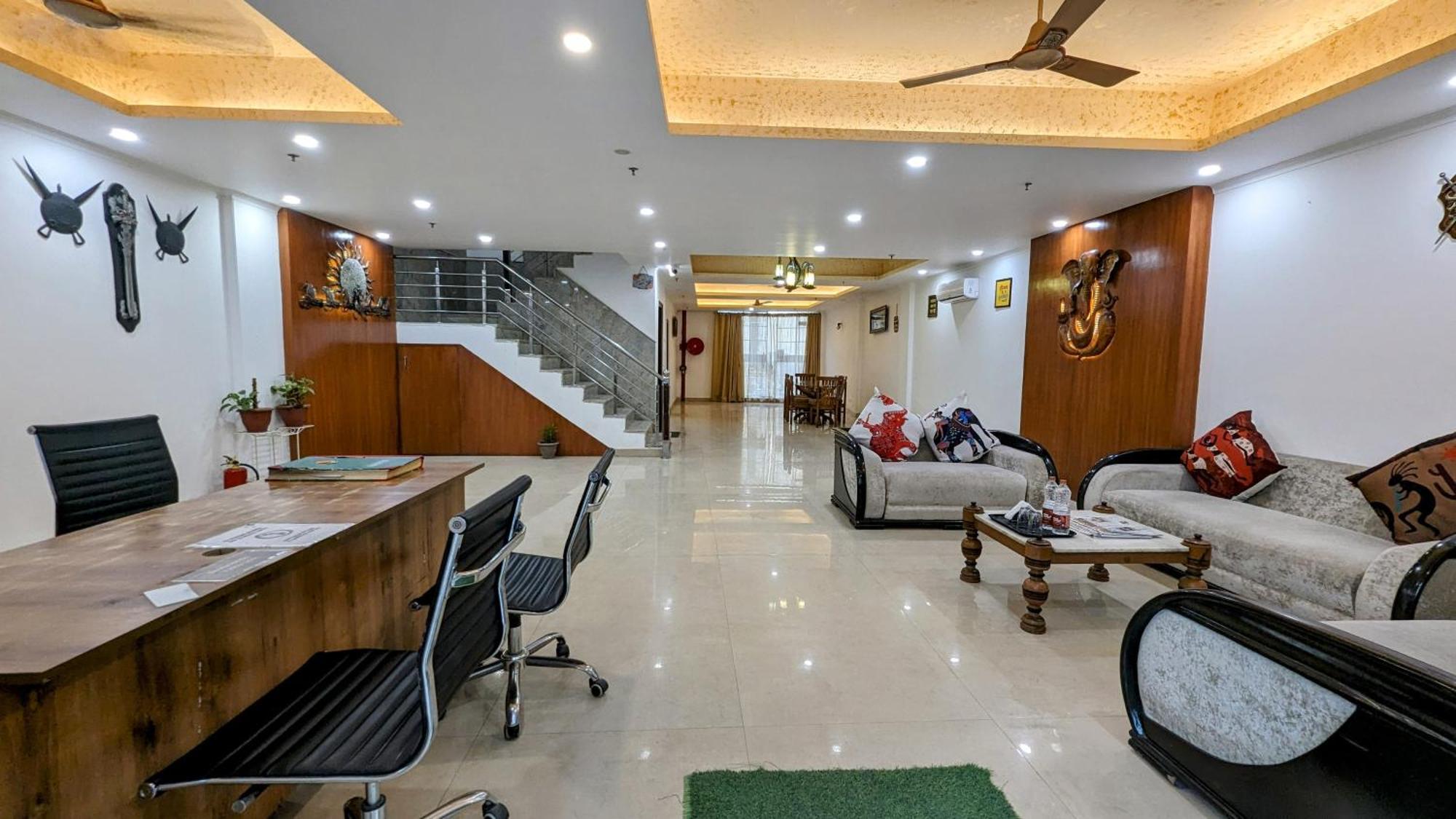 Hotel Moon Taj Near Yashobhoomi Convention Centre Delhi  Dış mekan fotoğraf