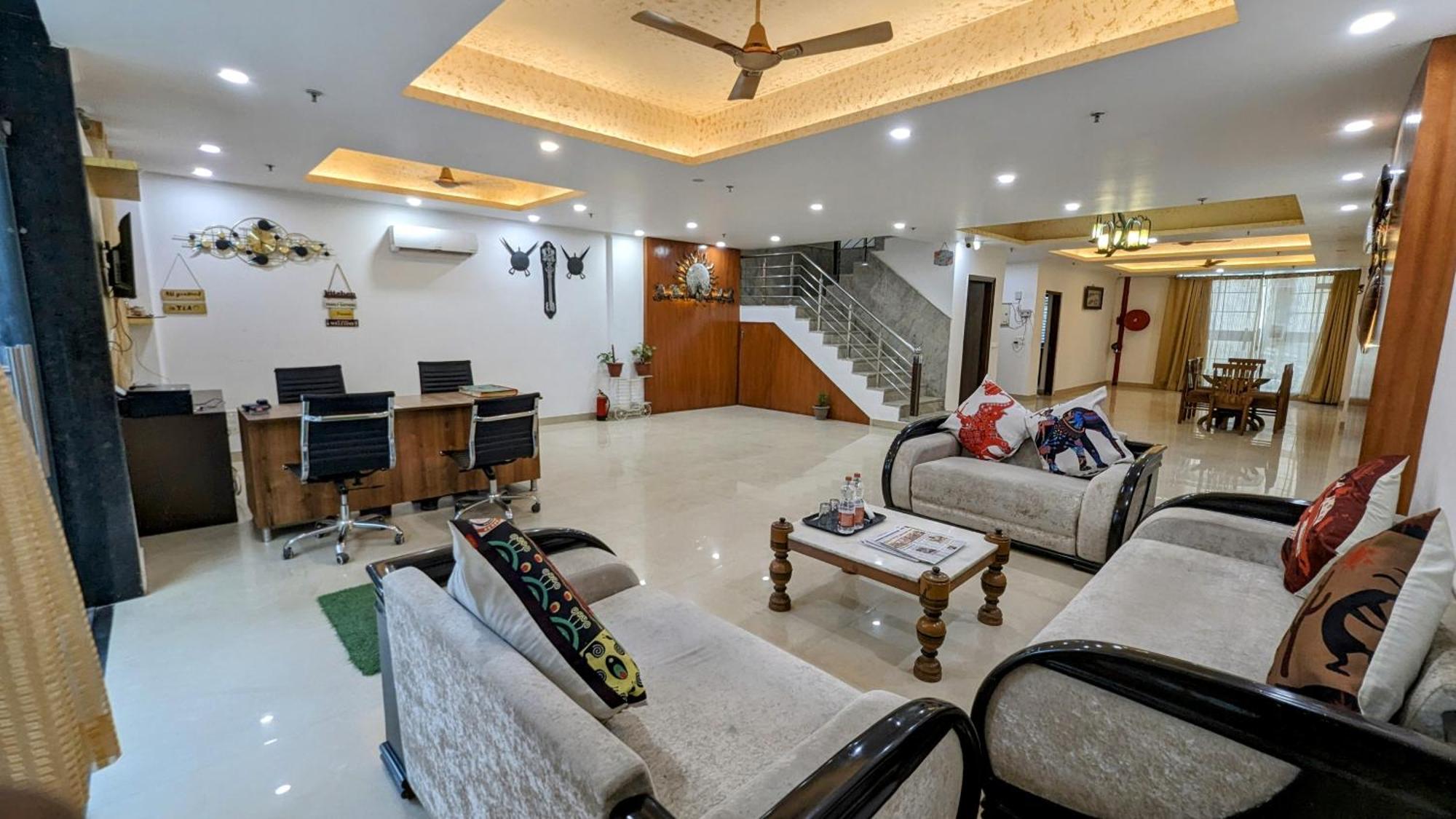 Hotel Moon Taj Near Yashobhoomi Convention Centre Delhi  Dış mekan fotoğraf