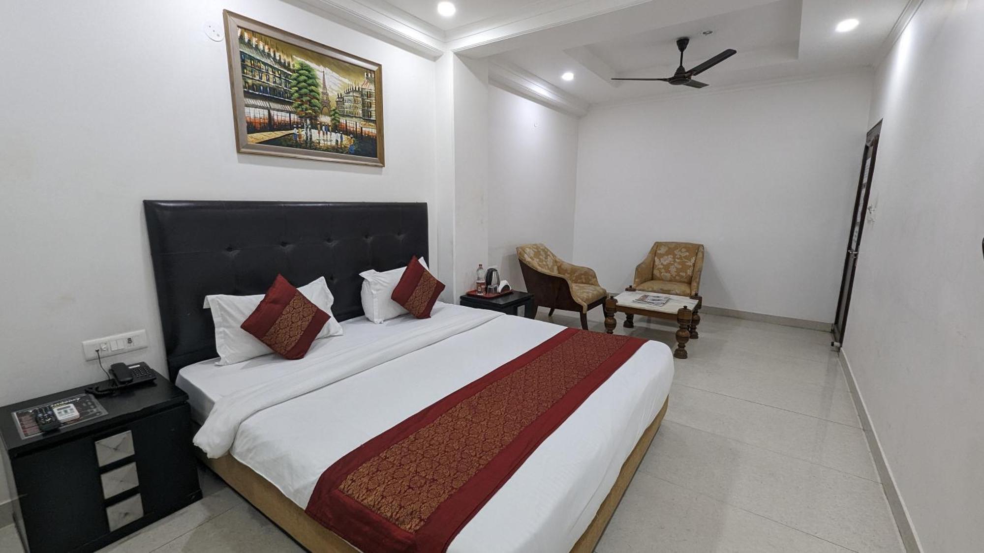 Hotel Moon Taj Near Yashobhoomi Convention Centre Delhi  Dış mekan fotoğraf