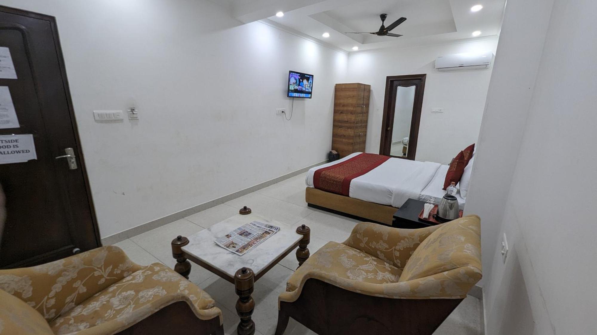 Hotel Moon Taj Near Yashobhoomi Convention Centre Delhi  Dış mekan fotoğraf