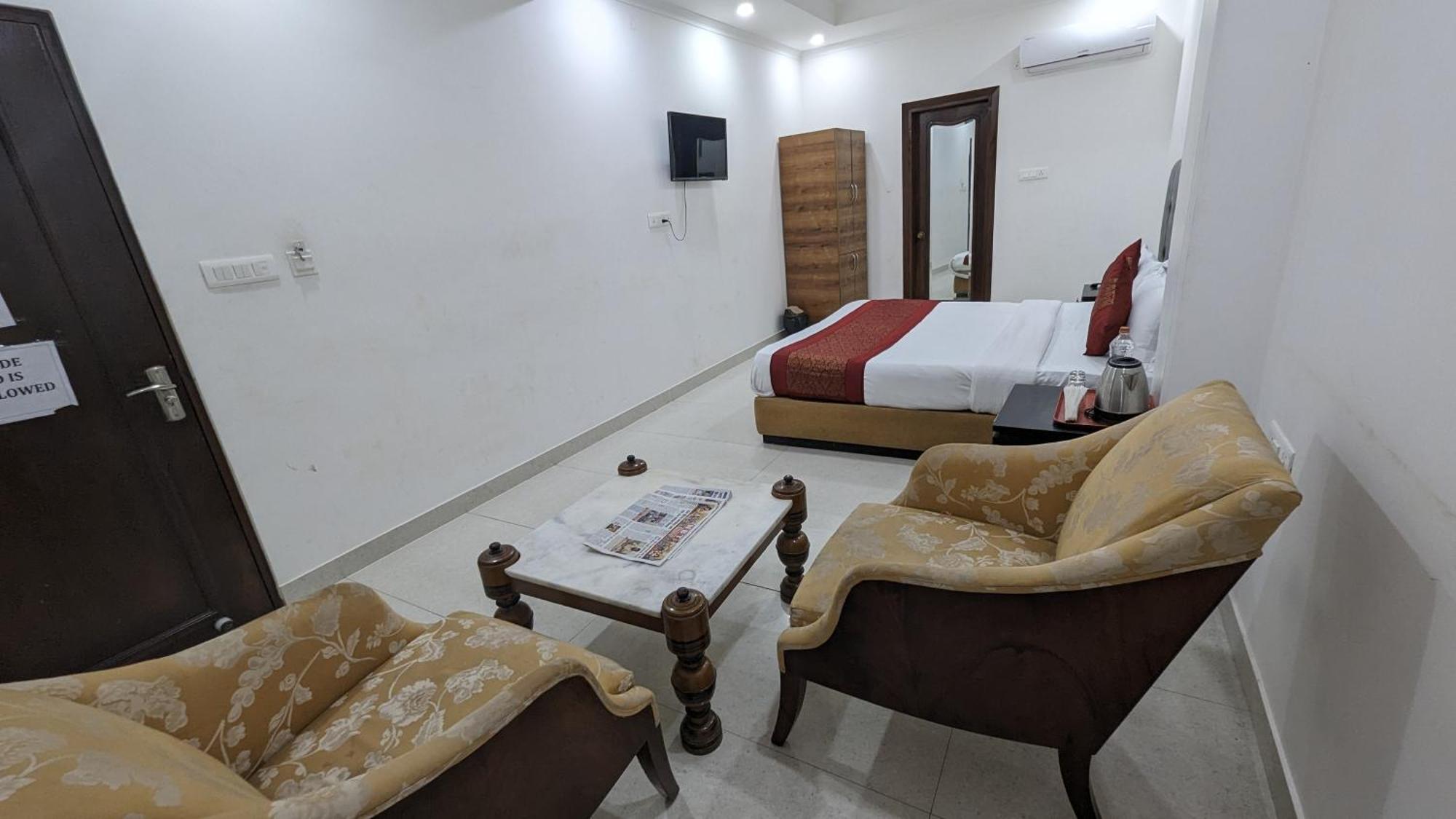 Hotel Moon Taj Near Yashobhoomi Convention Centre Delhi  Dış mekan fotoğraf