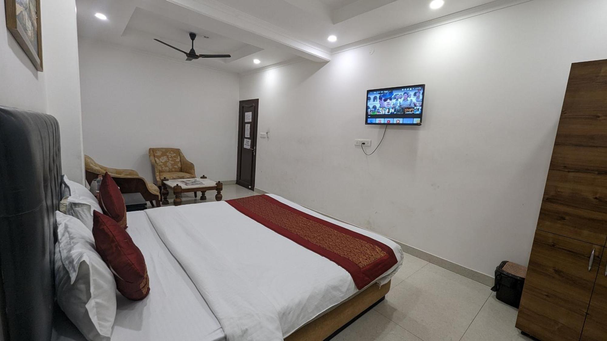 Hotel Moon Taj Near Yashobhoomi Convention Centre Delhi  Dış mekan fotoğraf