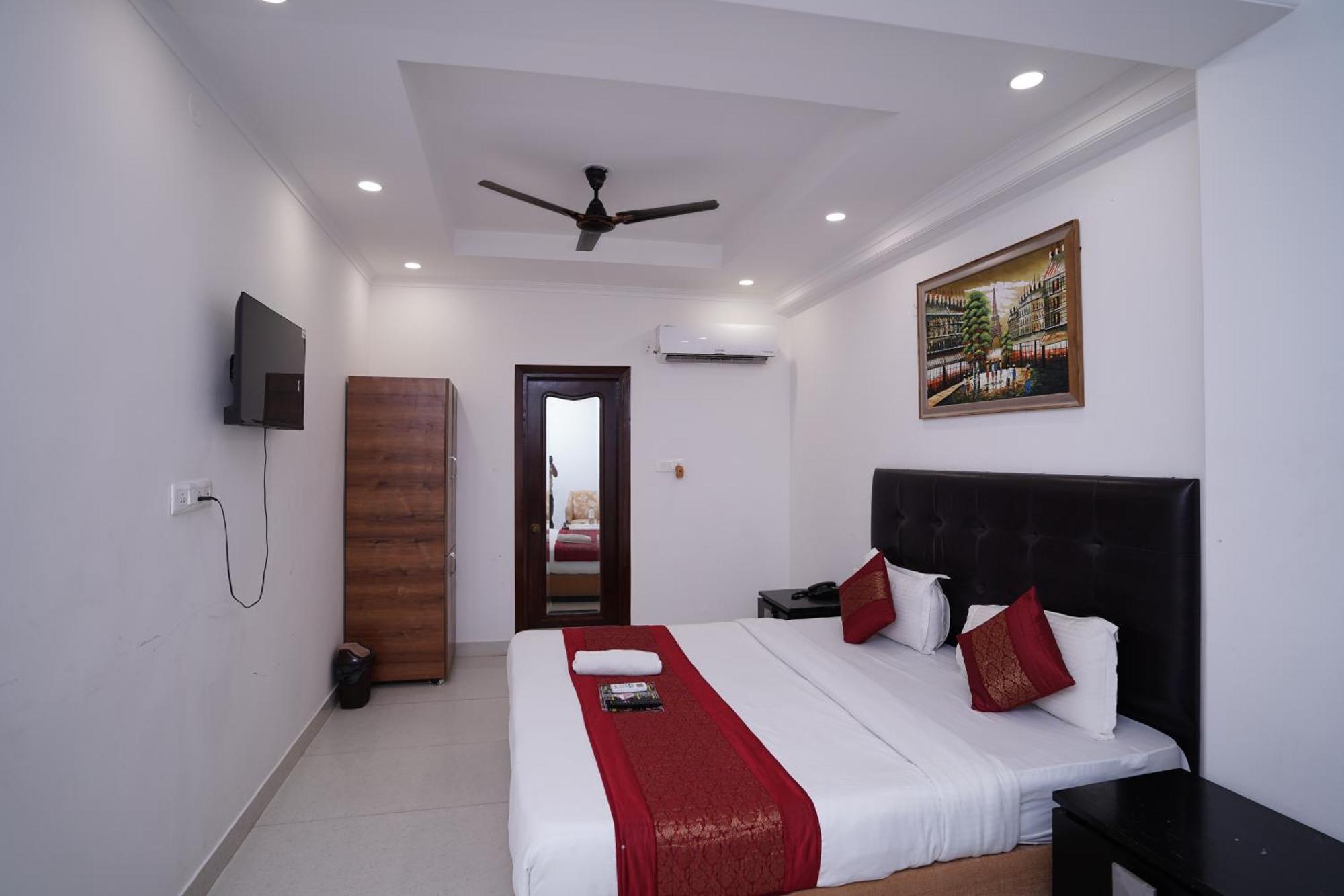 Hotel Moon Taj Near Yashobhoomi Convention Centre Delhi  Dış mekan fotoğraf