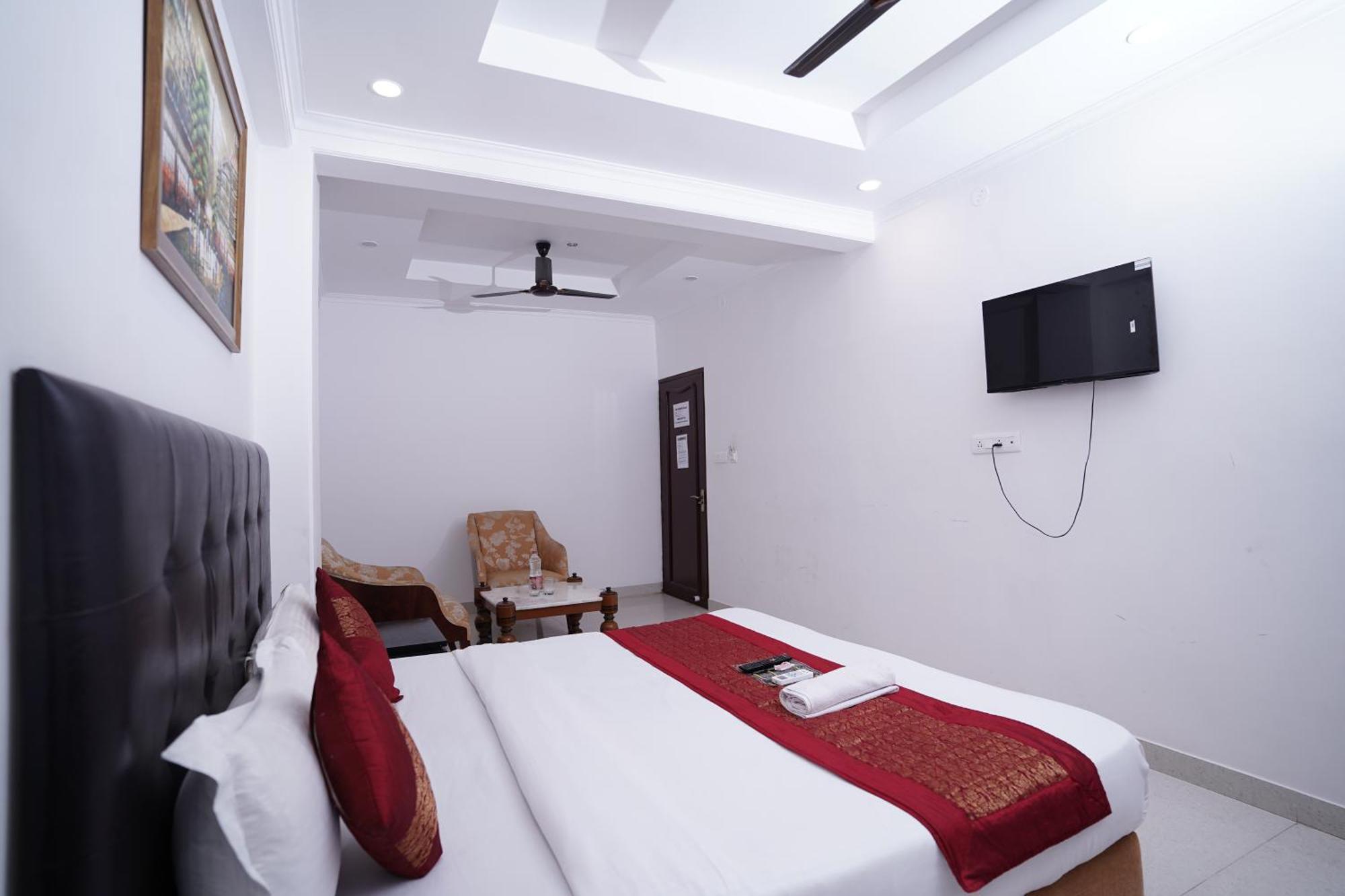 Hotel Moon Taj Near Yashobhoomi Convention Centre Delhi  Dış mekan fotoğraf